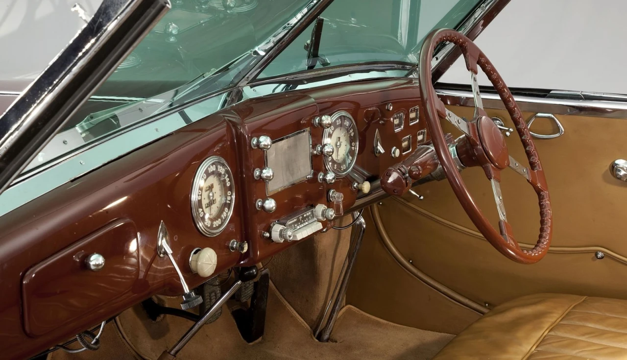 delahaye-135-ms-saoutchik--cabriolet-1950