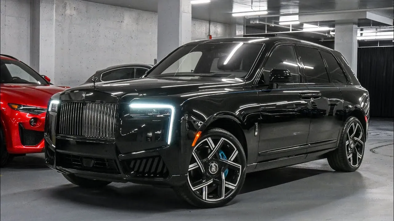 Rolls-Royce Cullinan Black Badge Series II - R$ 8.800.000