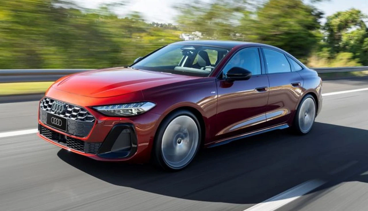 Audi A5 Sedan 2025 frente farois