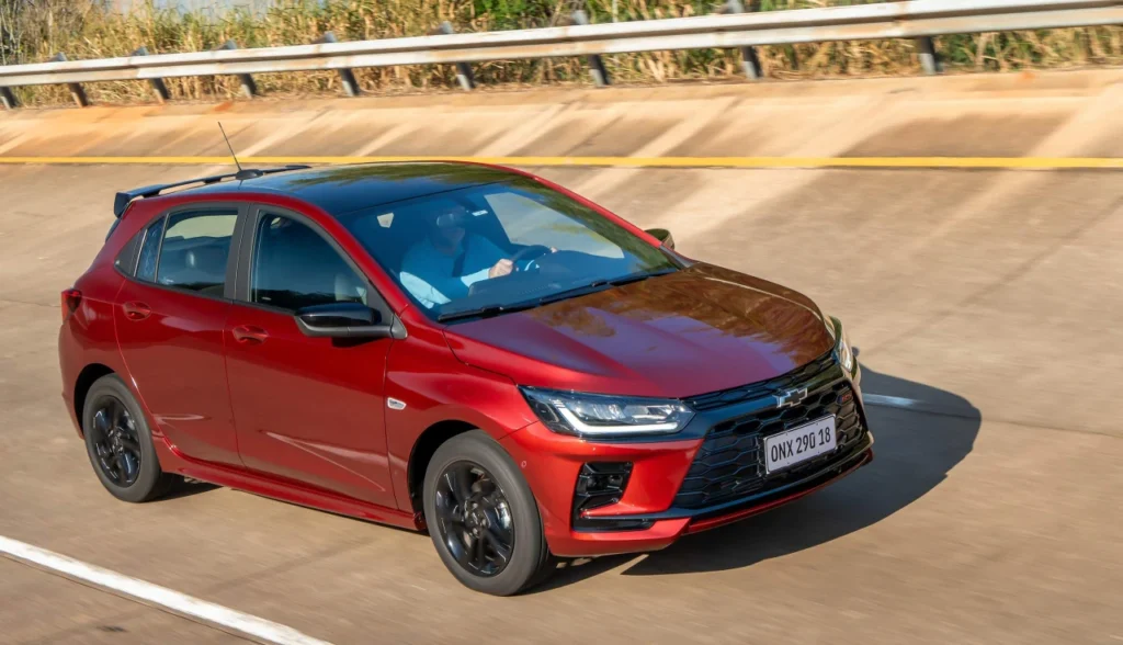 Conheça o Onix RS 2026, o hatch esportivo cheio de tecnologia e praticidade.