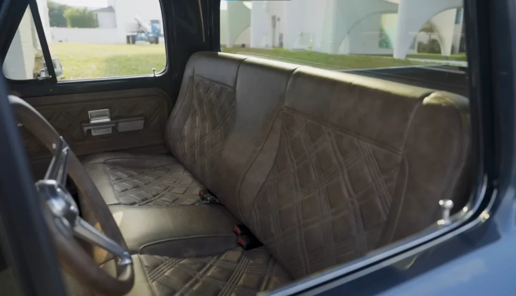 Ford F100 1967: O Sleeper Definitivo com Motor Coyote que Redefine Performance Clássica