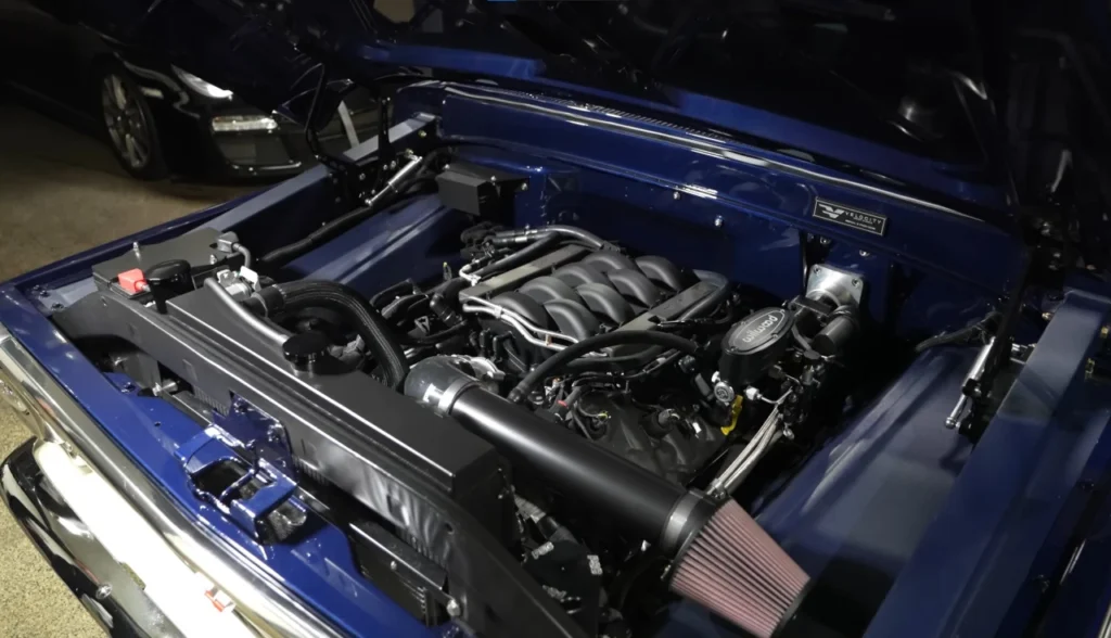 Ford F100 1967: O Sleeper Definitivo com Motor Coyote que Redefine Performance Clássica