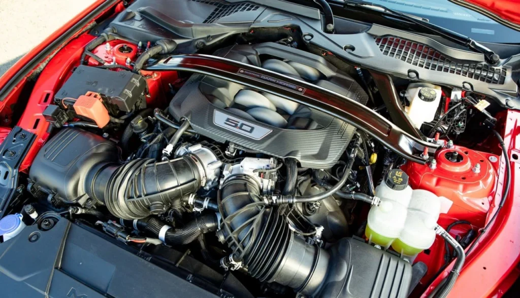 Ford Mustang Dark Horse 2025 potencia motor