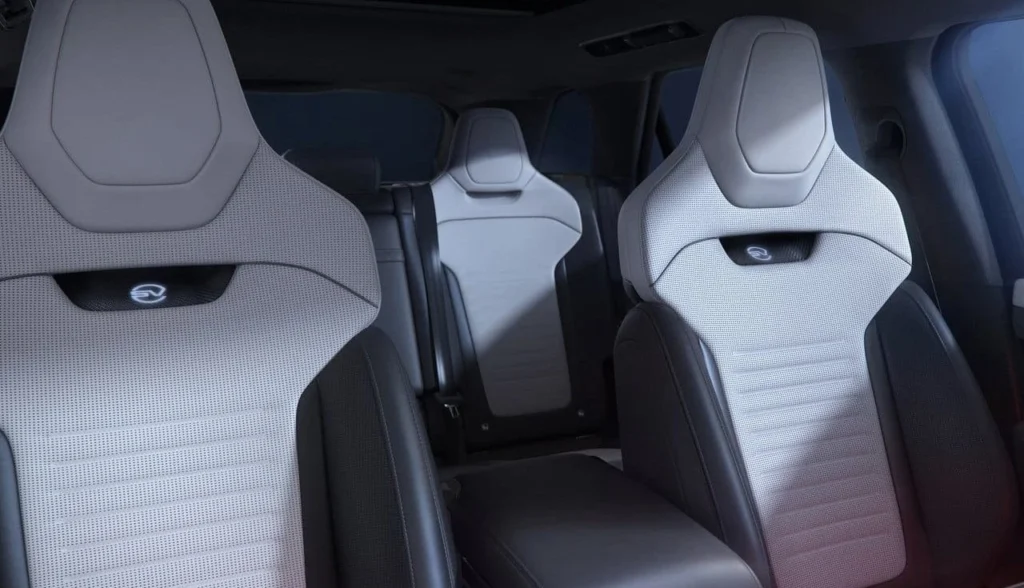 Range Rover Sport SV Carbon 2026: O SUV Mais Potente e Leve da Land Rover