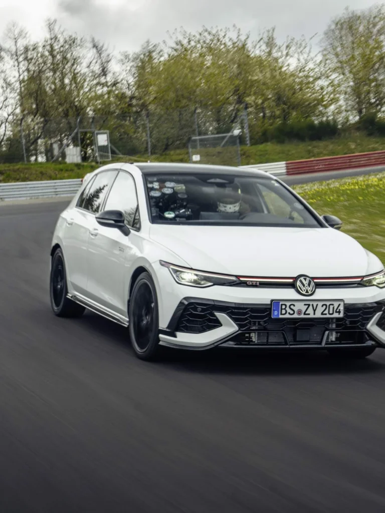 Novo visual do Golf GTI 2026