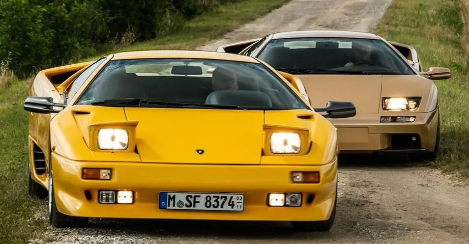 todos os modelos de produção lançados pela Lamborghini