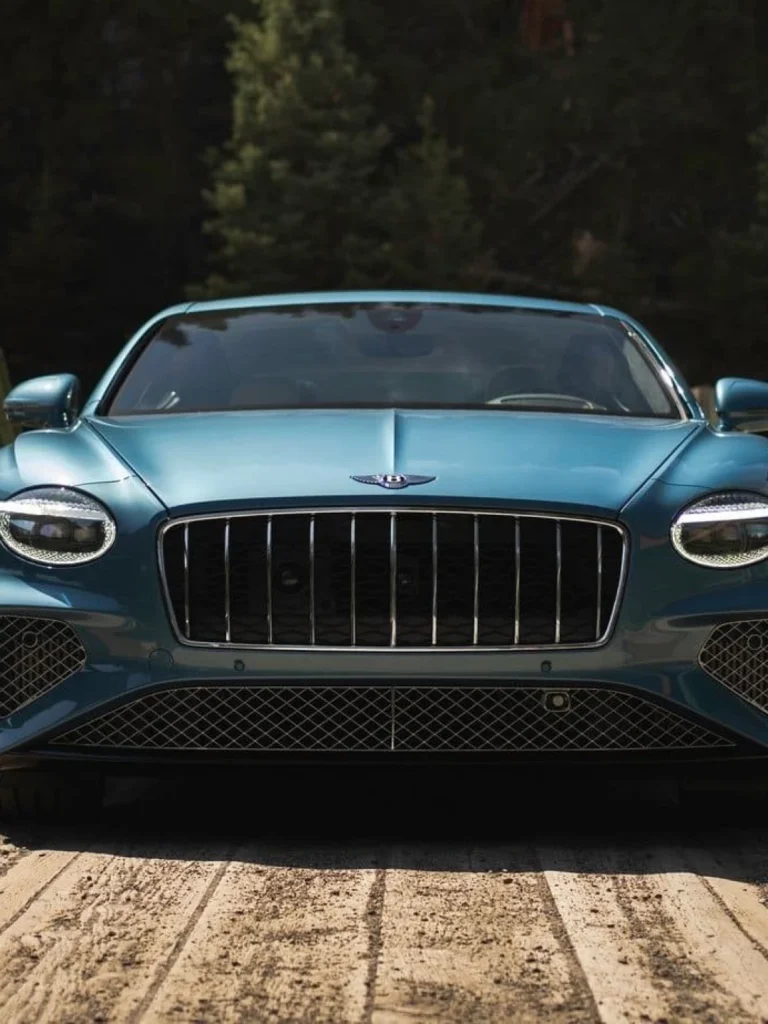 Bentley Continental GT Azure 2026 híbrido de luxo com até 782 cv