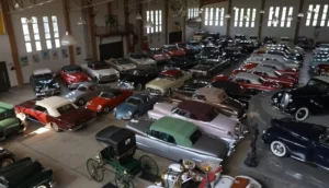 Garagem de Raridades em MG guarda 150 carros clássicos