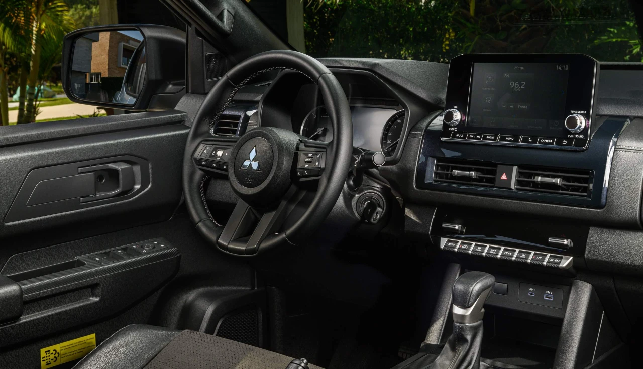 Mitsubishi Triton Tarmac 2025