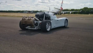 motor V12 histórico renasce em protótipo britânico Ultima