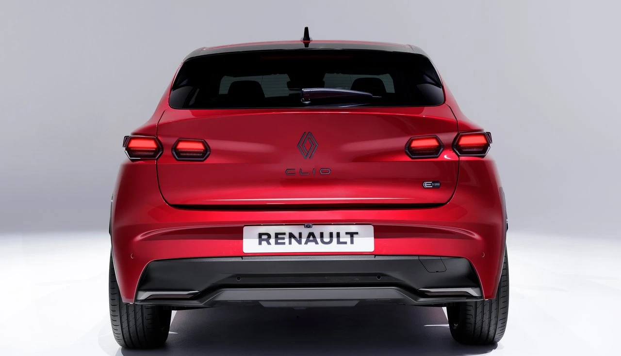 Renault Clio 2026 híbrido traz design renovado