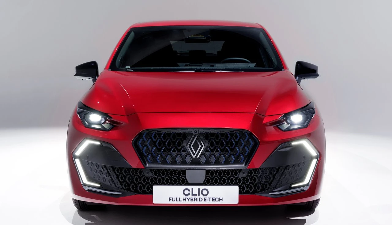 Renault Clio 2026 híbrido traz design renovado