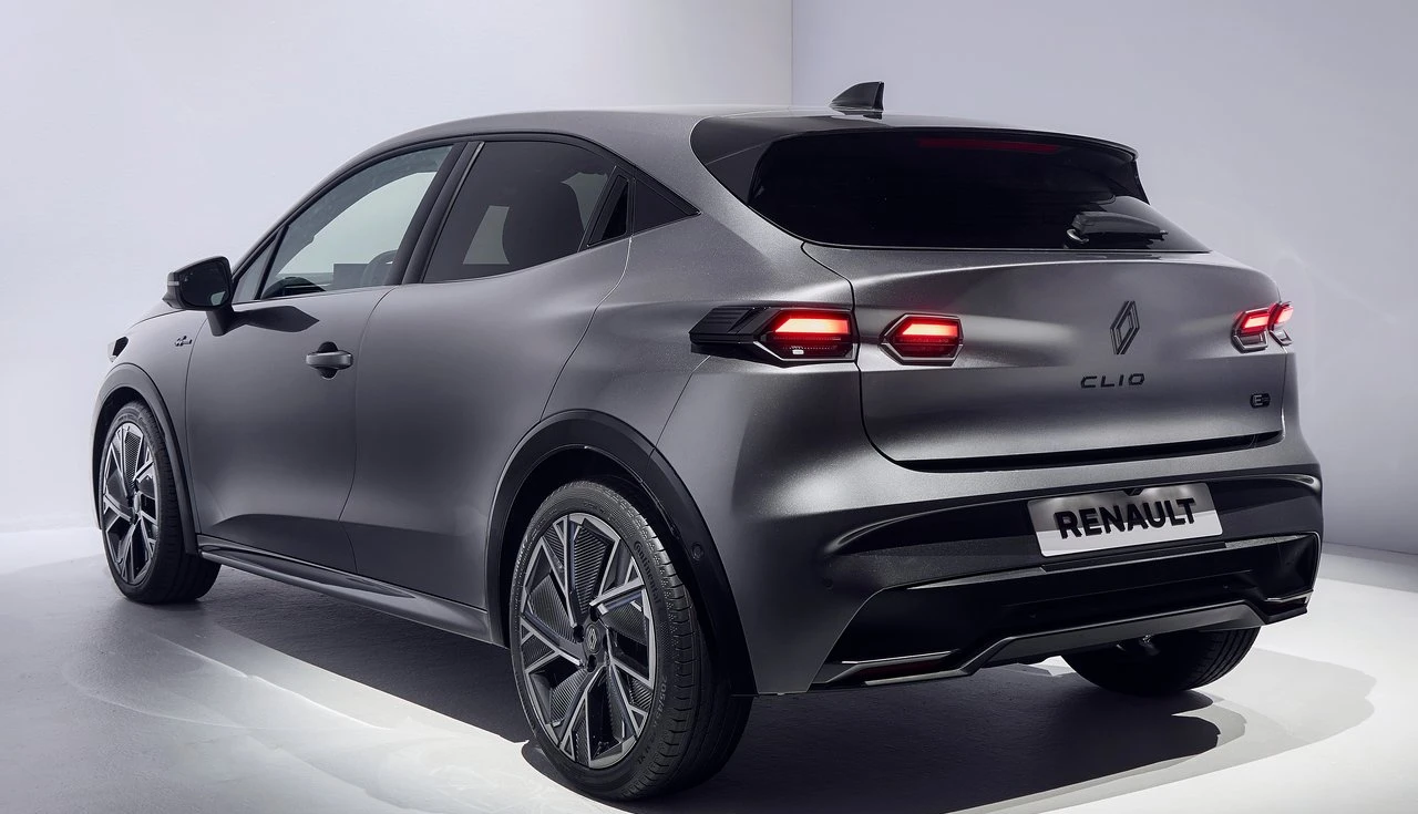 Renault Clio 2026 híbrido traz design renovado