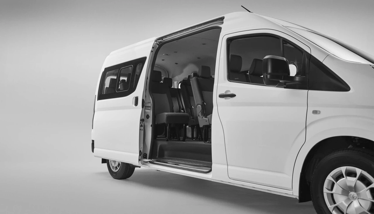 Toyota Hiace 2025 portas abertas