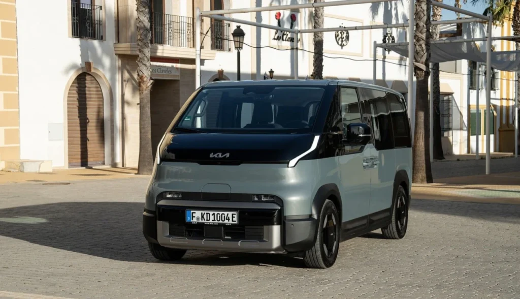 Kia PV5 2026 chega com foco em modularidade e uso inteligente