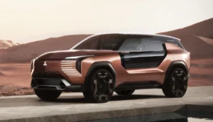 Mitsubishi Elevance 2025 chega com quad-motor PHEV, inteligência artificial e design futurista.