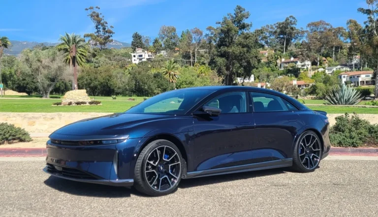 Os 10 Carros Elétricos Mais Rápidos do Mundo em 2025