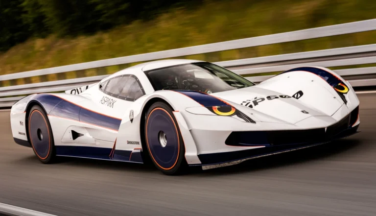 Os 10 Carros Elétricos Mais Rápidos do Mundo em 2025