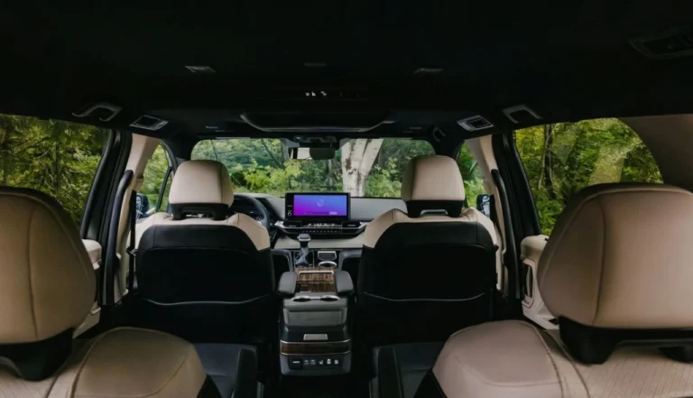 Toyota Sienna 2026 Híbrida com 245