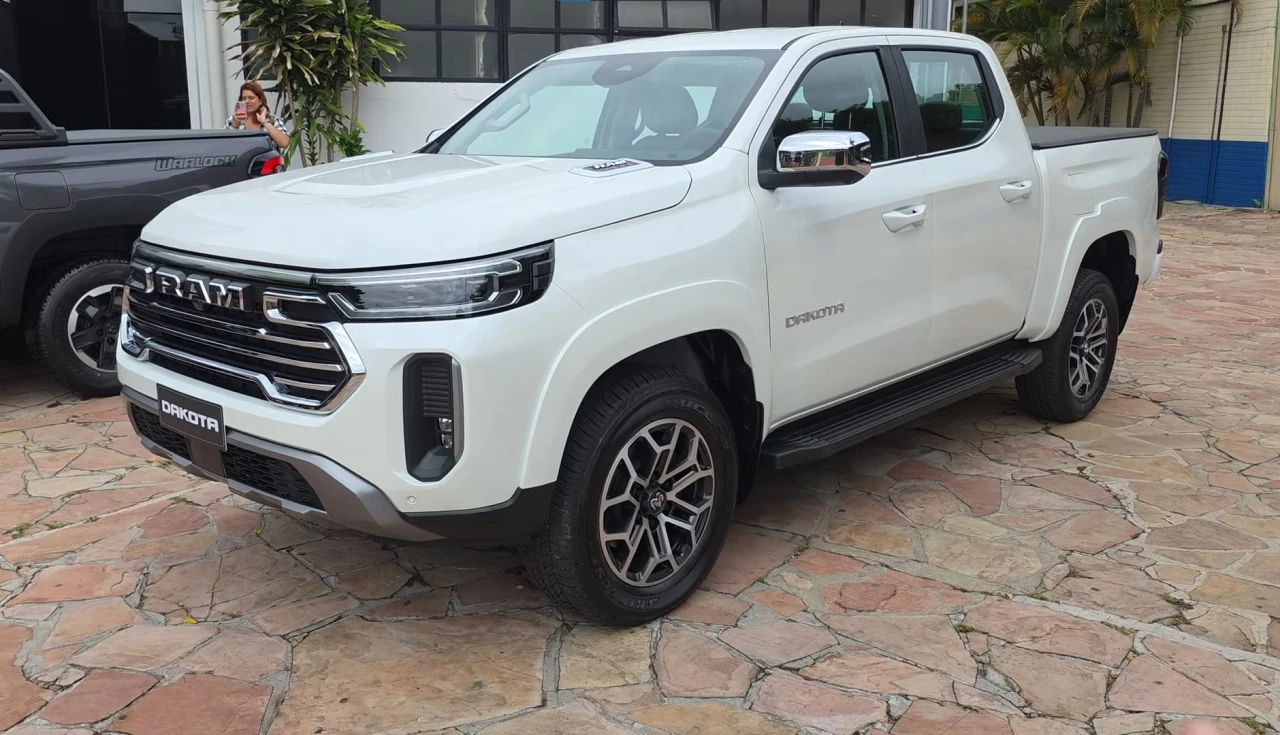 RAM Dakota Laramie 2026