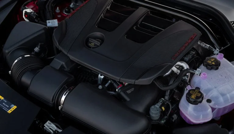 Dodge Charger Scat Pack SIXPACK 2026 Tem 550 CV e Surpreende