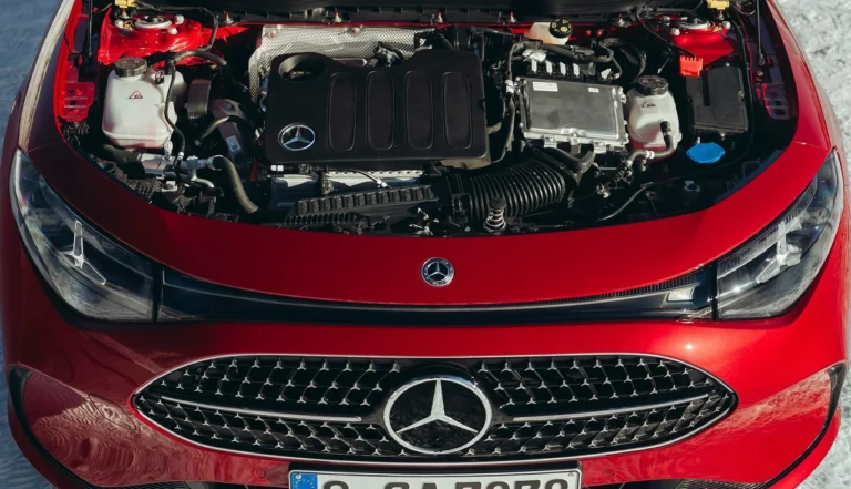 Mercedes CLA 2026 vale o preço Análise completa do sedã híbrido