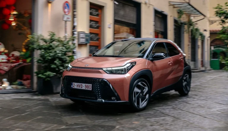 Toyota Aygo X 2026: O Híbrido de 116cv Que Consome 3,8L Por 100km