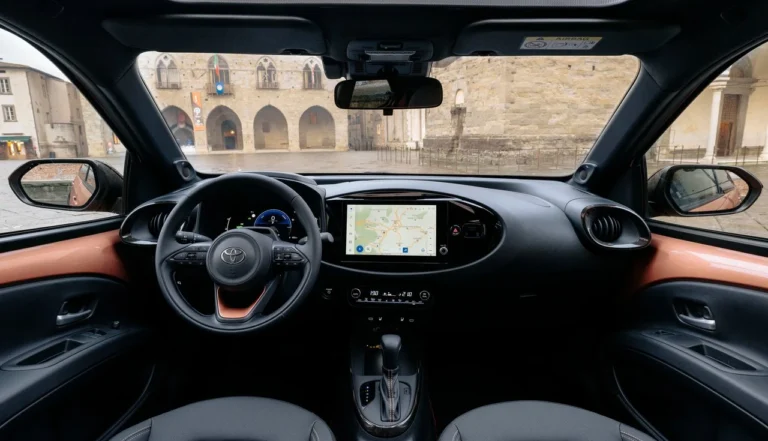 Toyota Aygo X 2026: O Híbrido de 116cv Que Consome 3,8L Por 100km