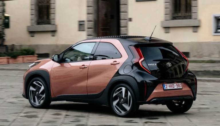 Toyota Aygo X 2026: O Híbrido de 116cv Que Consome 3,8L Por 100km