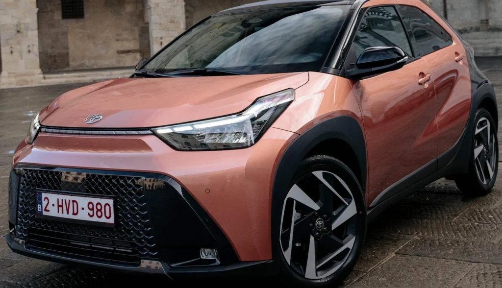 Toyota Aygo X 2026: O Híbrido de 116cv Que Consome 3,8L Por 100km