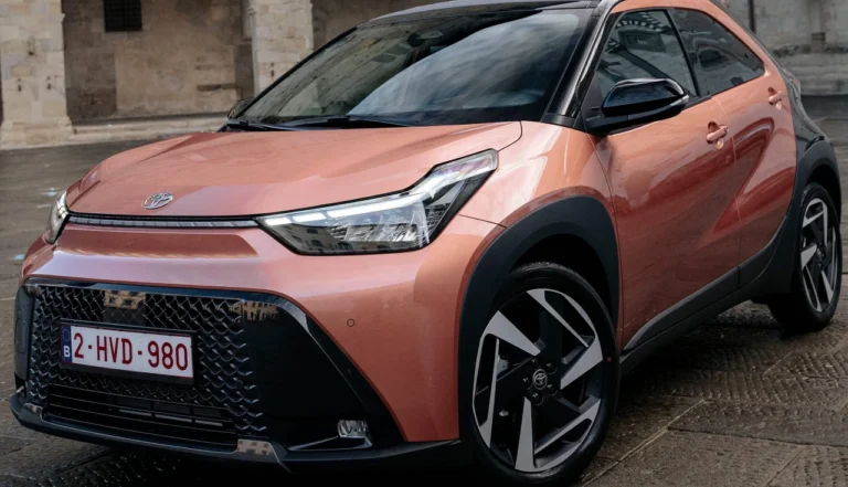 Toyota Aygo X 2026: O Híbrido de 116cv Que Consome 3,8L Por 100km
