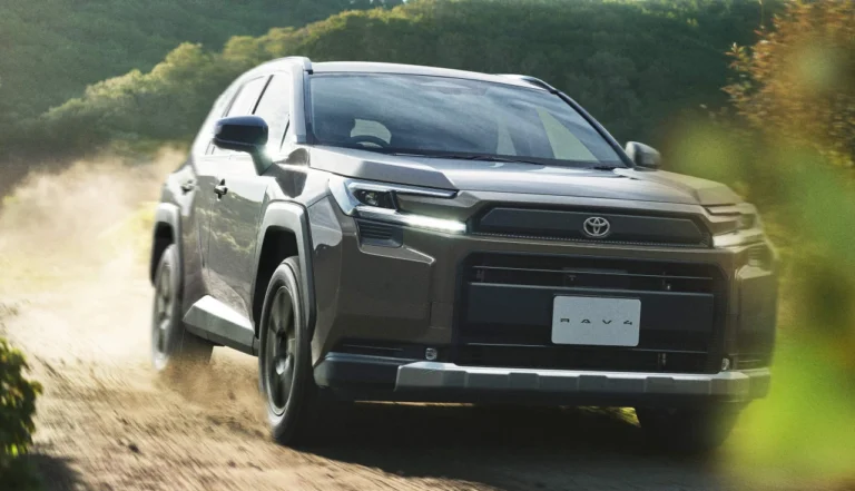 Toyota RAV4 2026 surpreende com consumo de 18 km/l e novo visual