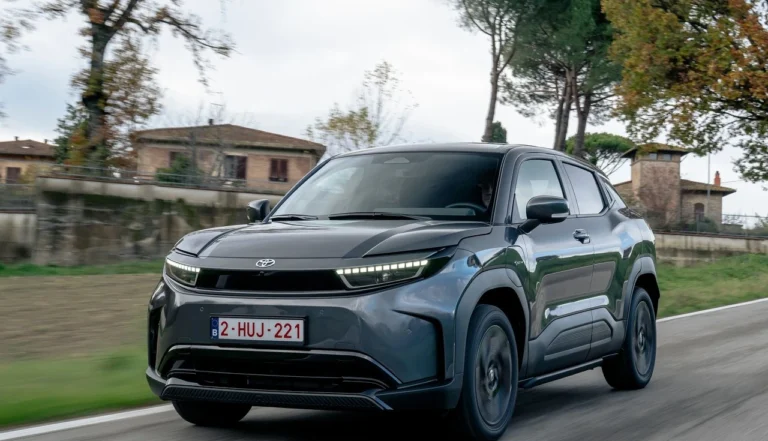 Toyota Urban Cruiser 2026 promete 426 km e derrubar BYD no Brasil