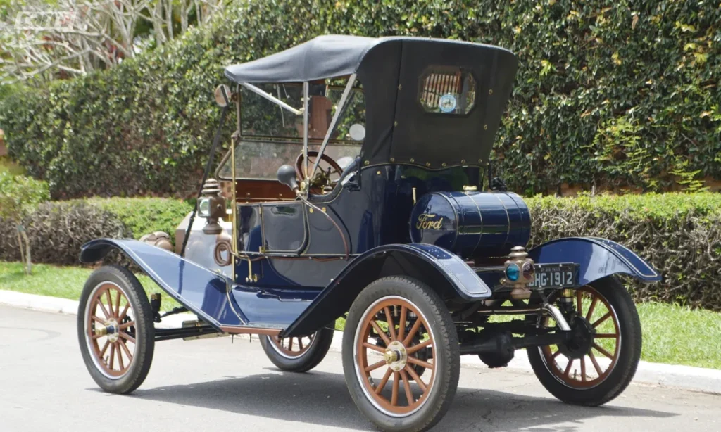 Ford Modelo T: O Carro que Democratizou o Mundo