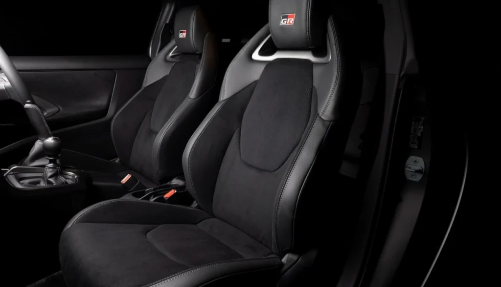 bancos do Toyota GR Yaris Ogier