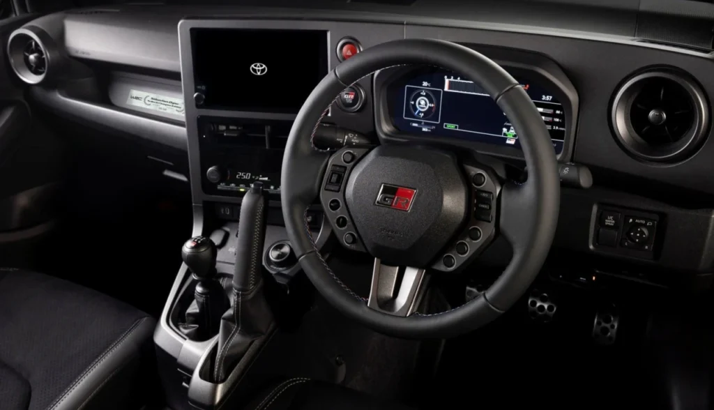 interior volante painel do Toyota GR Yaris Ogier