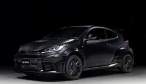 imagem de frente do Tota GR Yaris Ogier