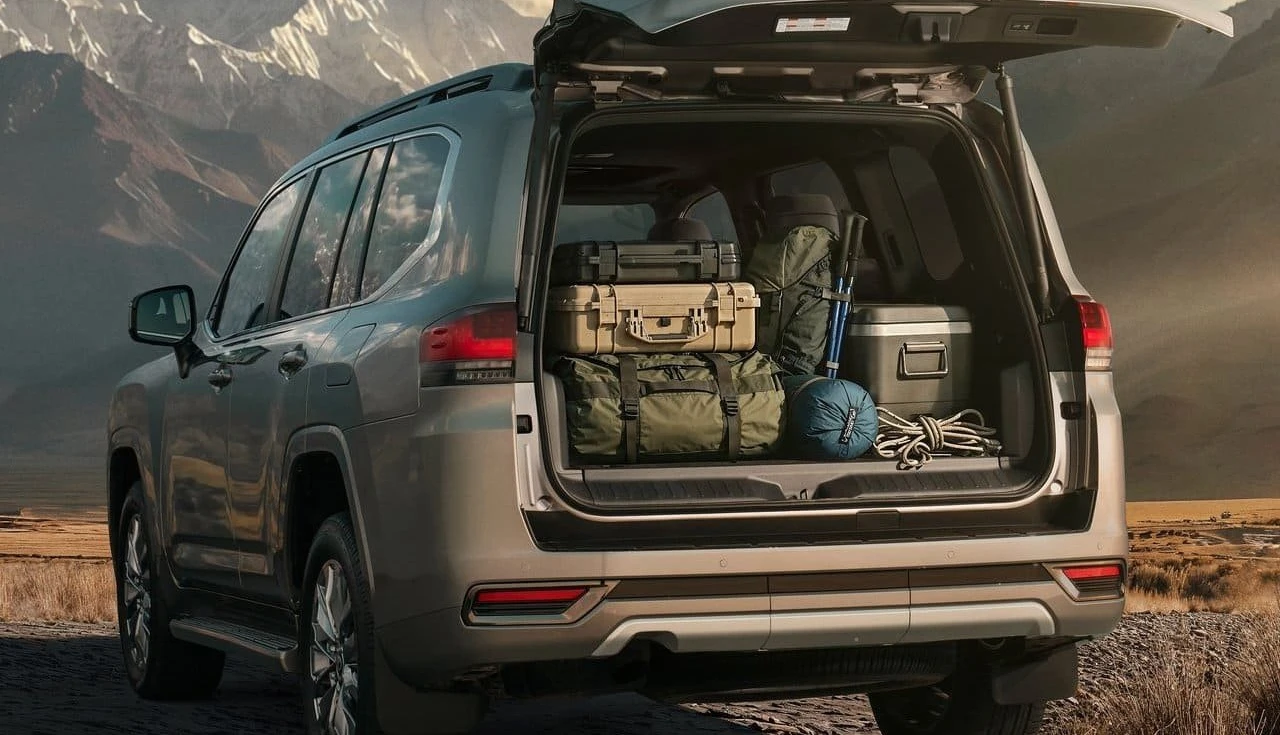 toyota-land-cruiser-300-hybrid-2026