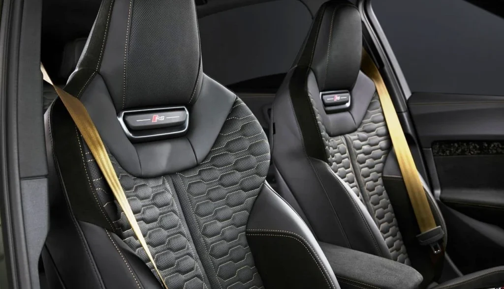 Audi RS 5 2027: o sedã que você carrega na tomada e leva ao limite na pista