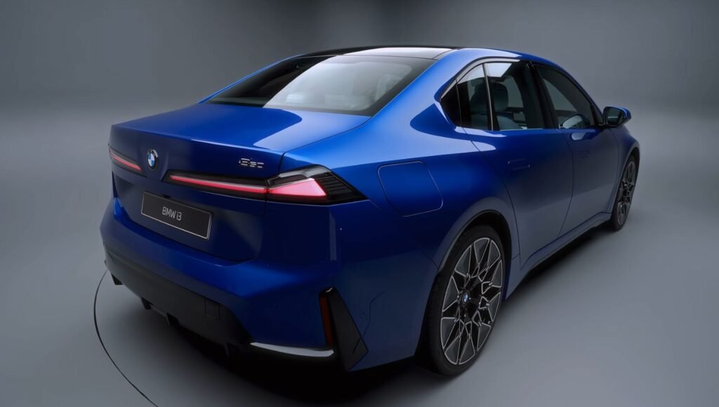 bmw-i3-2026-traseira-assinatura-led