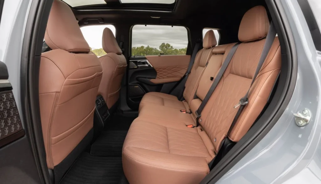 mitsubishi-outlander-phev-2026-sistema-som-yamaha