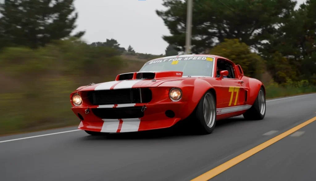 Ford mustang com motor de nascar