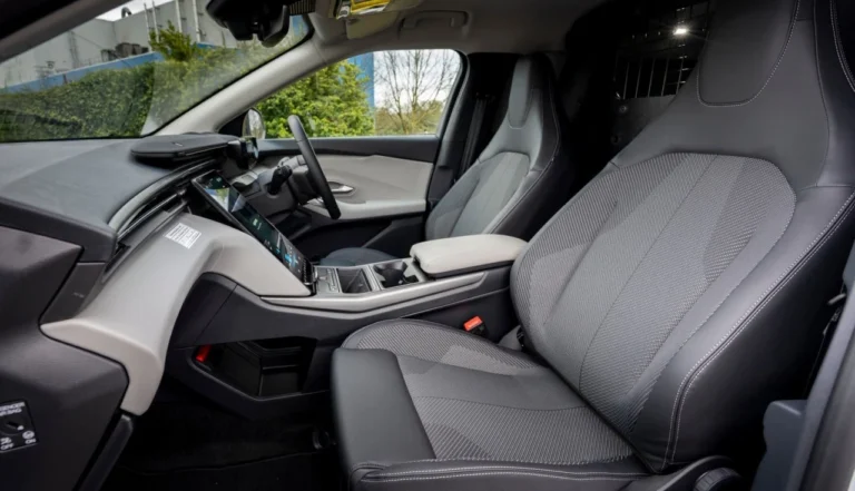 Ford Explorer Van 2026