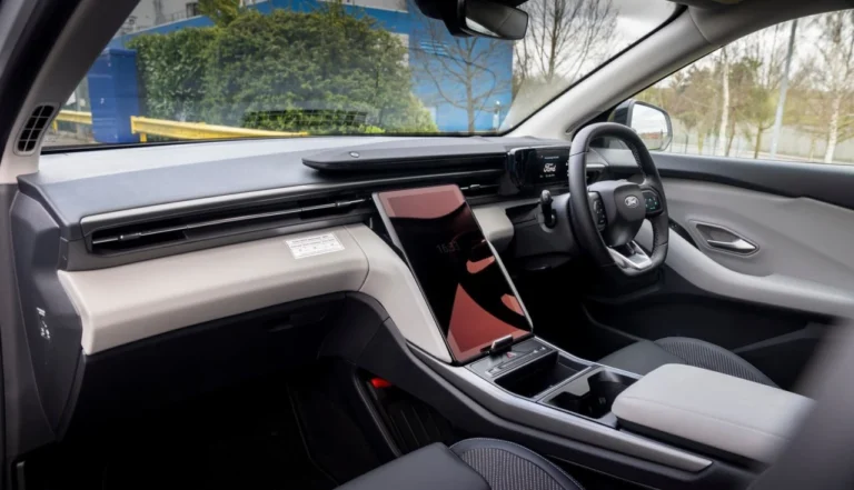 Ford Explorer Van 2026