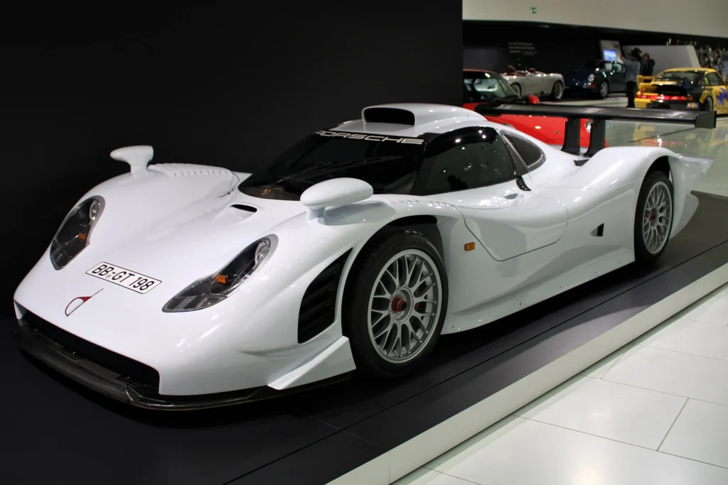 Porsche 911 GT1 Strassenversion (1998)