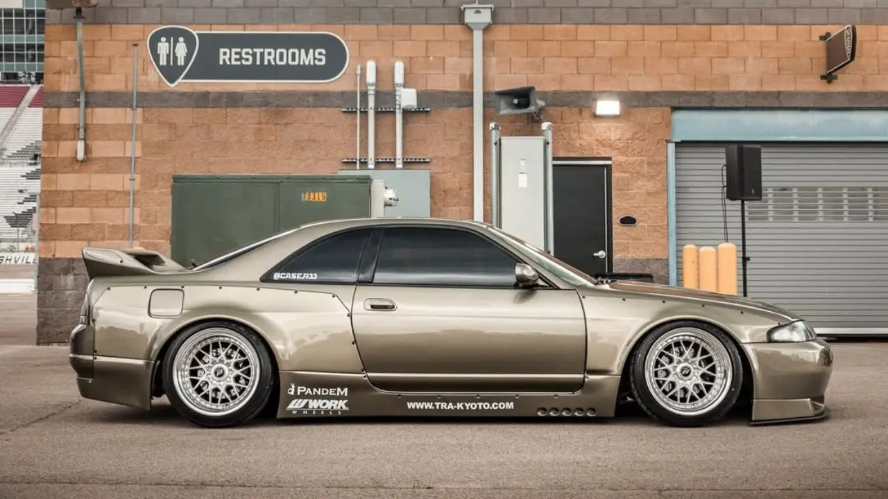 Nissan Skyline R33