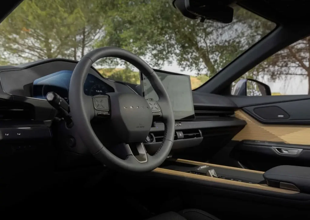 Lexus ES 350e 2026