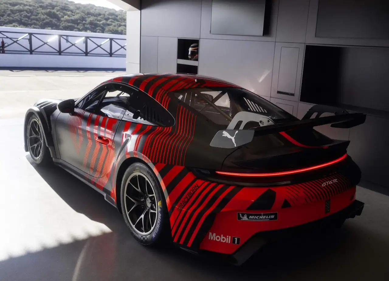 Porsche 911 GT4 R 2027