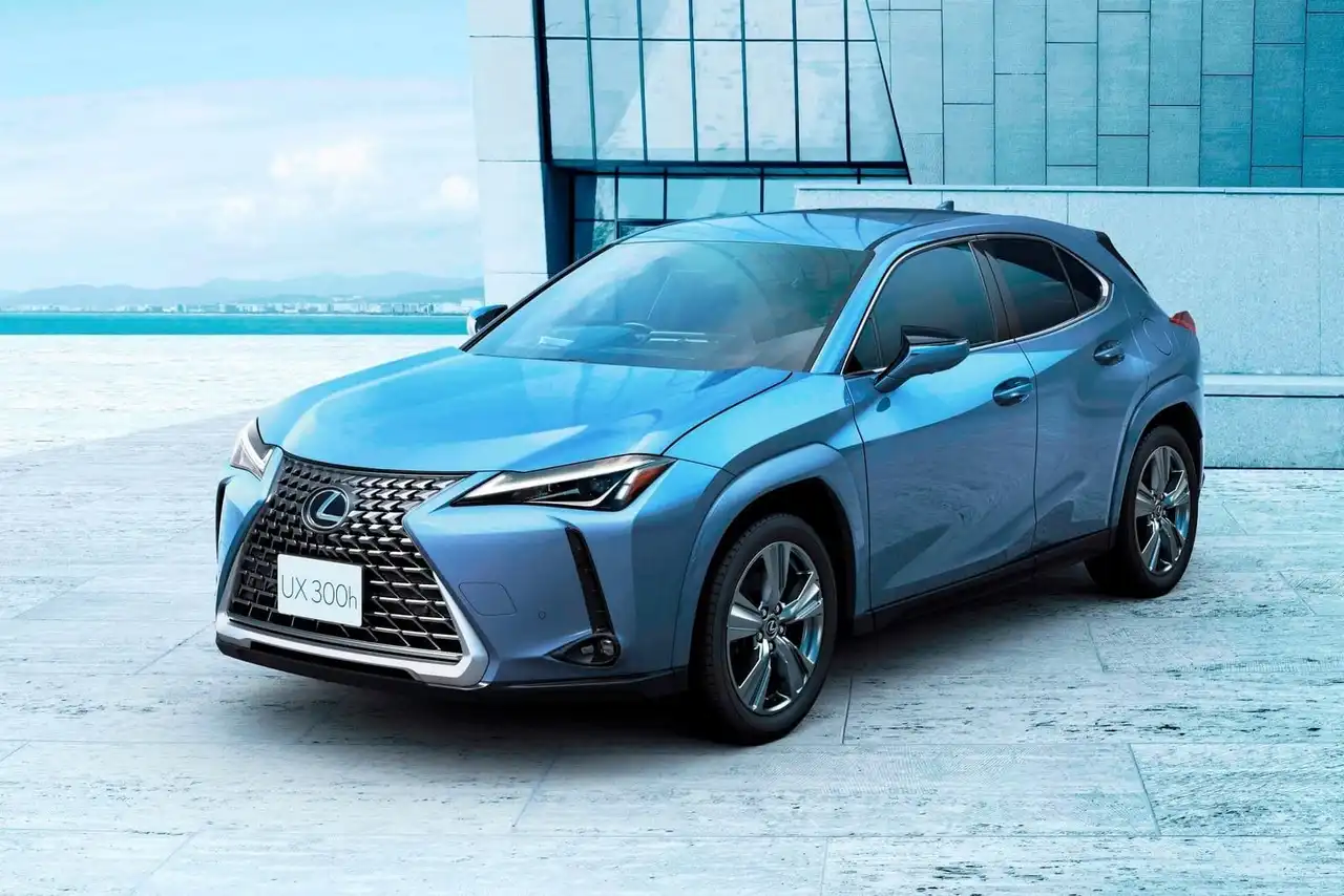 Lexus UX 300h Shining Essence 2026