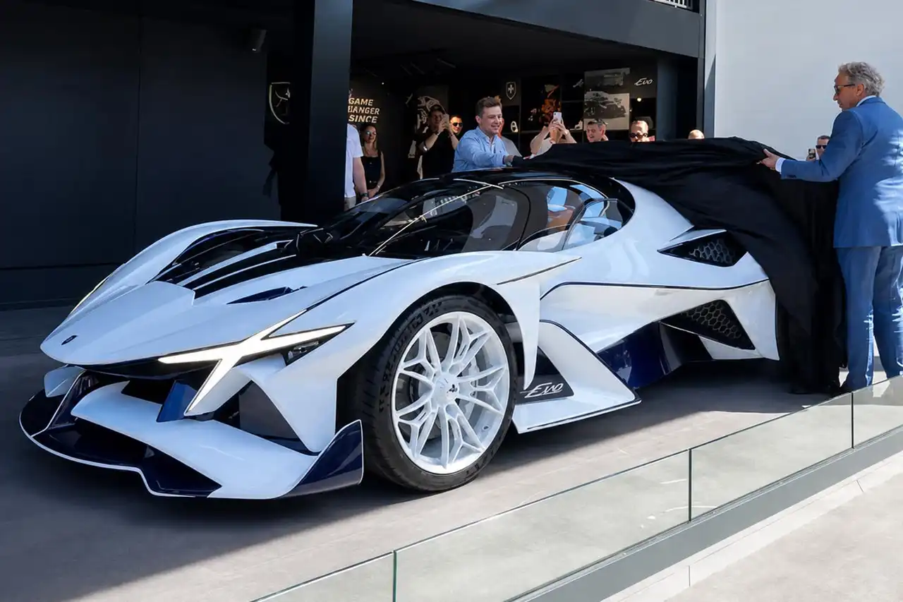 Apollo Evo: o hipercarro mais insano do mundo.